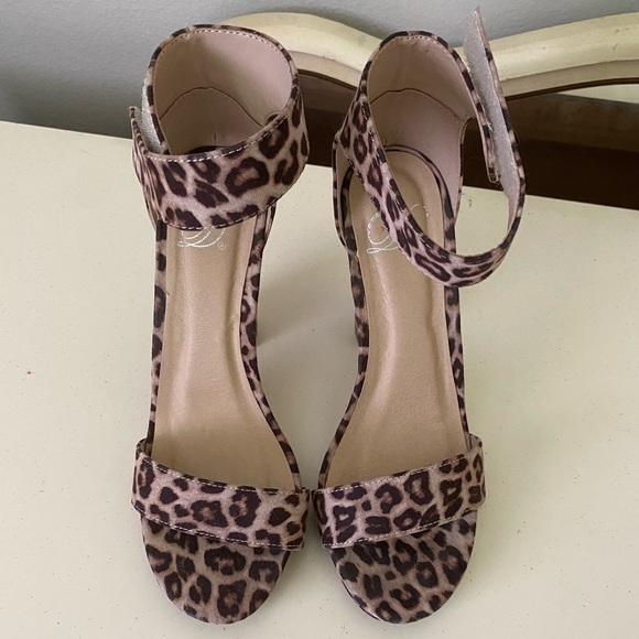 Leopard Print Women's Heels - Picture 2 of 4